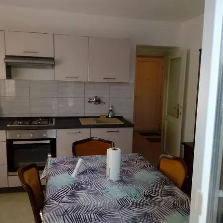 Apartment Apartman Petra *