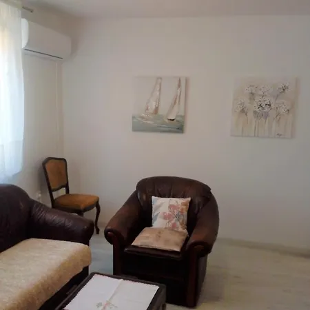 Apartment Apartman Petra *