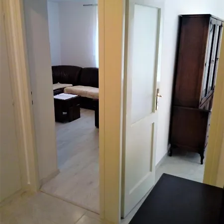 Apartment Apartman Petra *